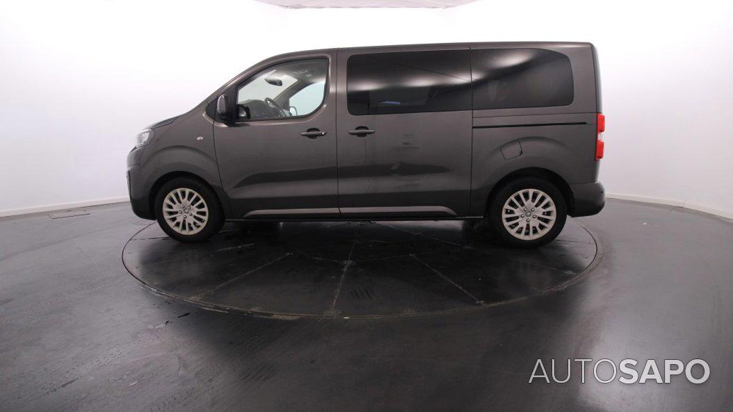 Peugeot Traveller de 2020