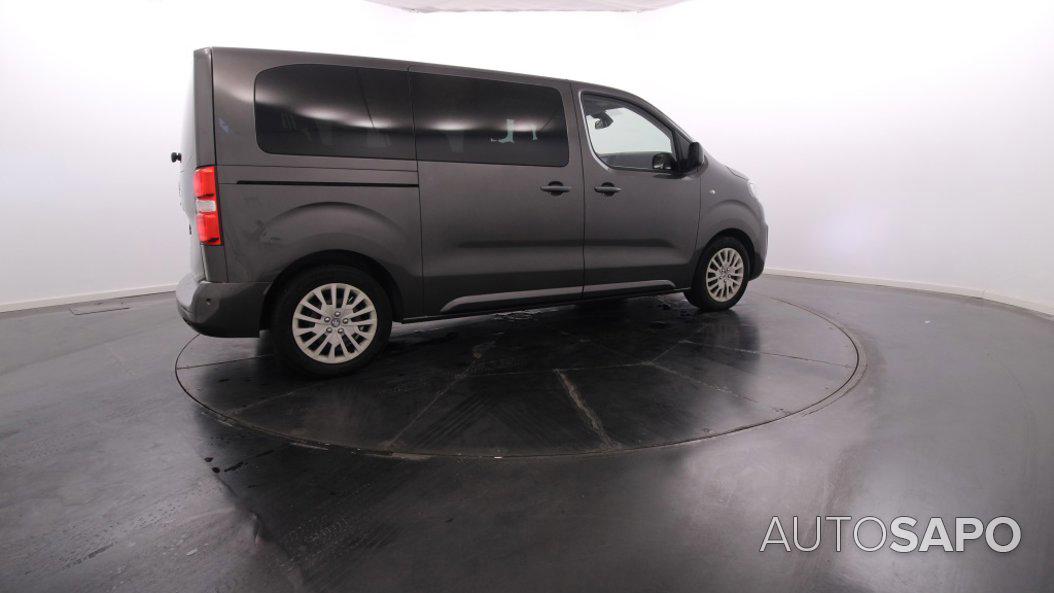 Peugeot Traveller de 2020