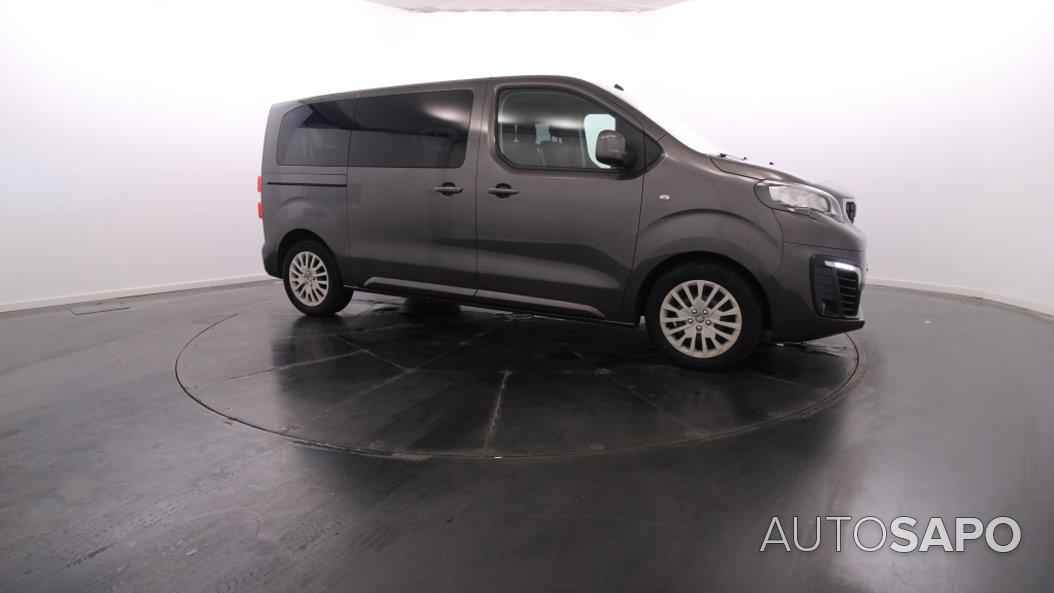 Peugeot Traveller de 2020
