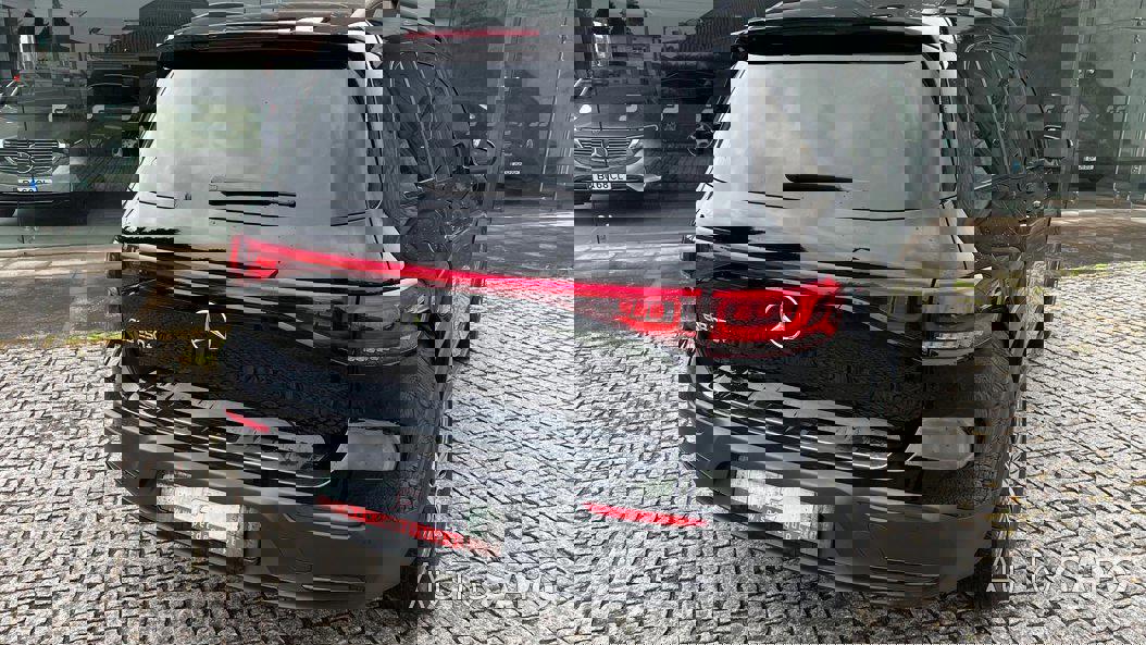 Mercedes-Benz EQB de 2024