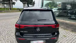 Mercedes-Benz EQB de 2024
