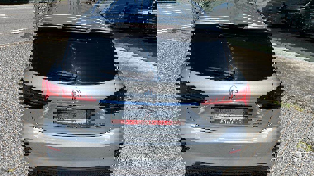 MG MG5 de 2025