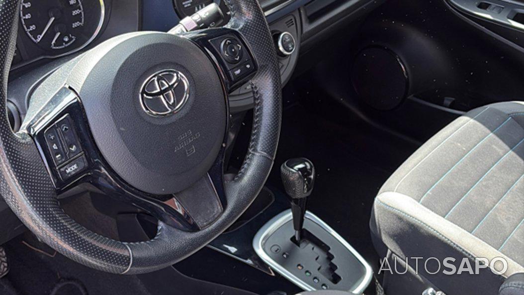 Toyota Yaris 1.5 HSD Square Collection Blue de 2017