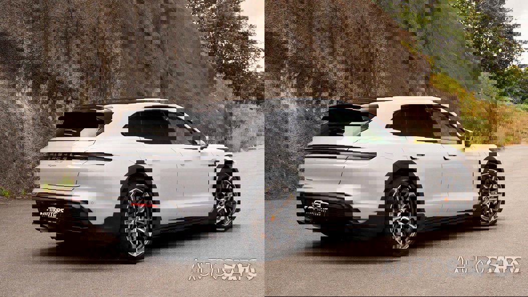 Porsche Taycan Cross Turismo de 2023