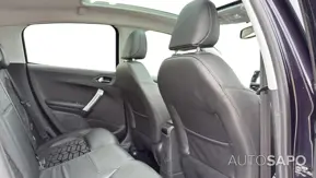Peugeot 208 de 2015