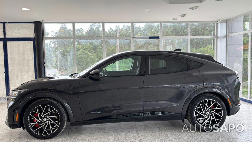 Ford Mustang Mach-E de 2023