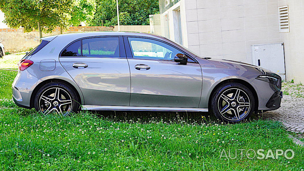 Mercedes-Benz Classe A 250 e AMG Line de 2024