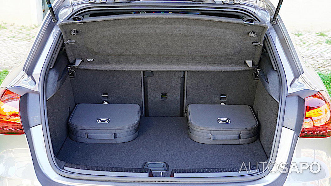 Mercedes-Benz Classe A 250 e AMG Line de 2024