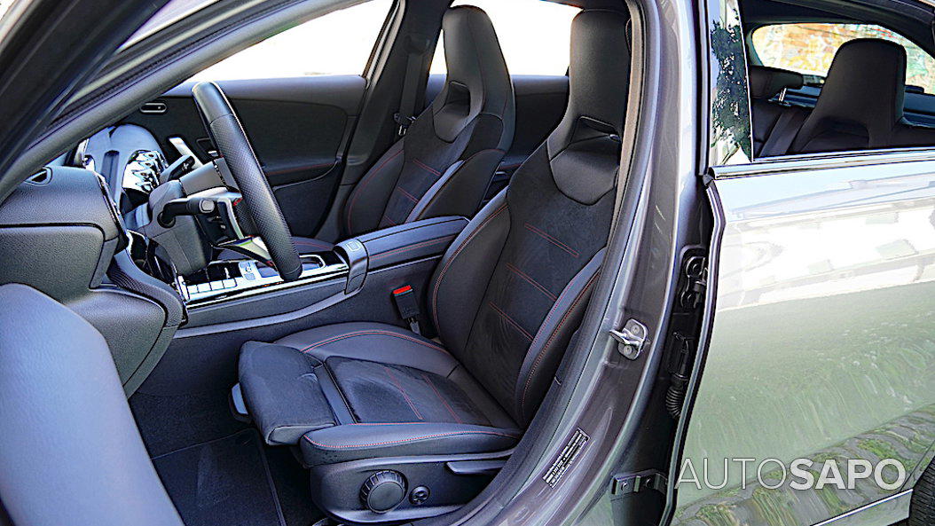 Mercedes-Benz Classe A 250 e AMG Line de 2024
