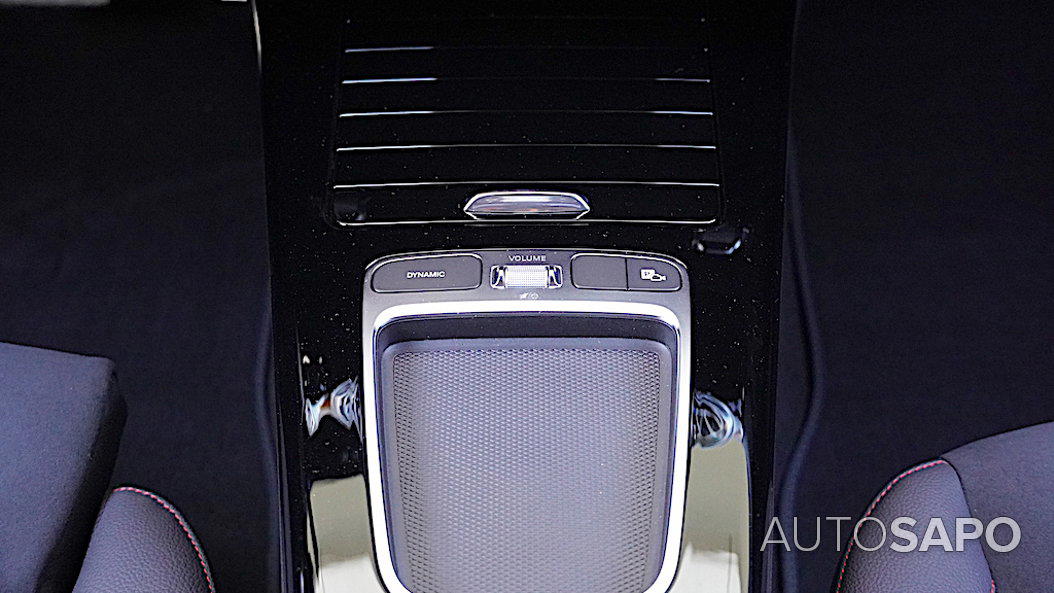 Mercedes-Benz Classe A 250 e AMG Line de 2024