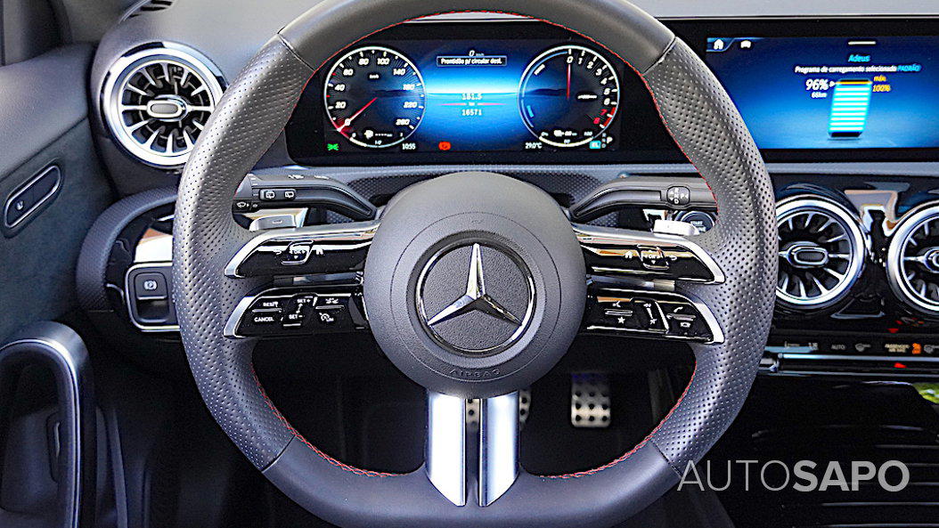 Mercedes-Benz Classe A 250 e AMG Line de 2024