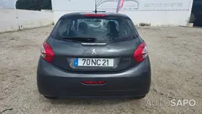 Peugeot 208 de 2012
