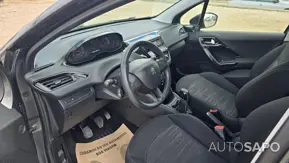 Peugeot 208 de 2012