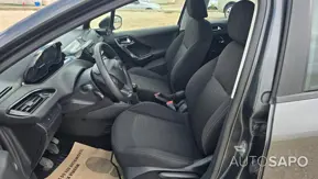 Peugeot 208 de 2012