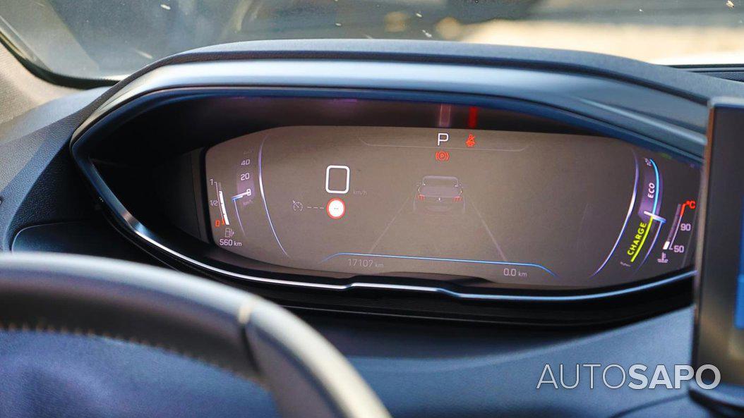 Peugeot 3008 1.6 Hybrid Allure Pack e-EAT8 de 2025