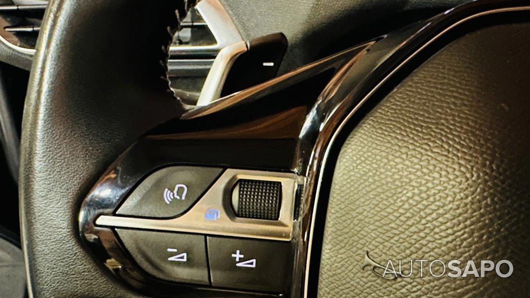 Peugeot 5008 1.2 PureTech Allure EAT8 de 2021