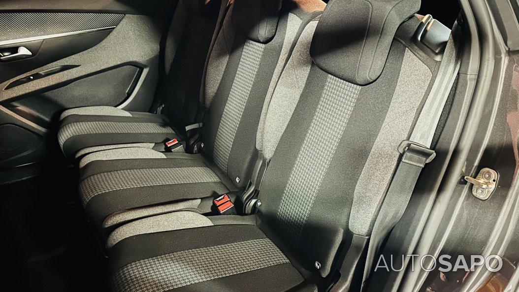 Peugeot 5008 1.2 PureTech Allure EAT8 de 2021