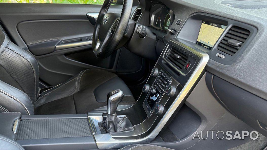 Volvo V60 2.0 D4 R-Design de 2014