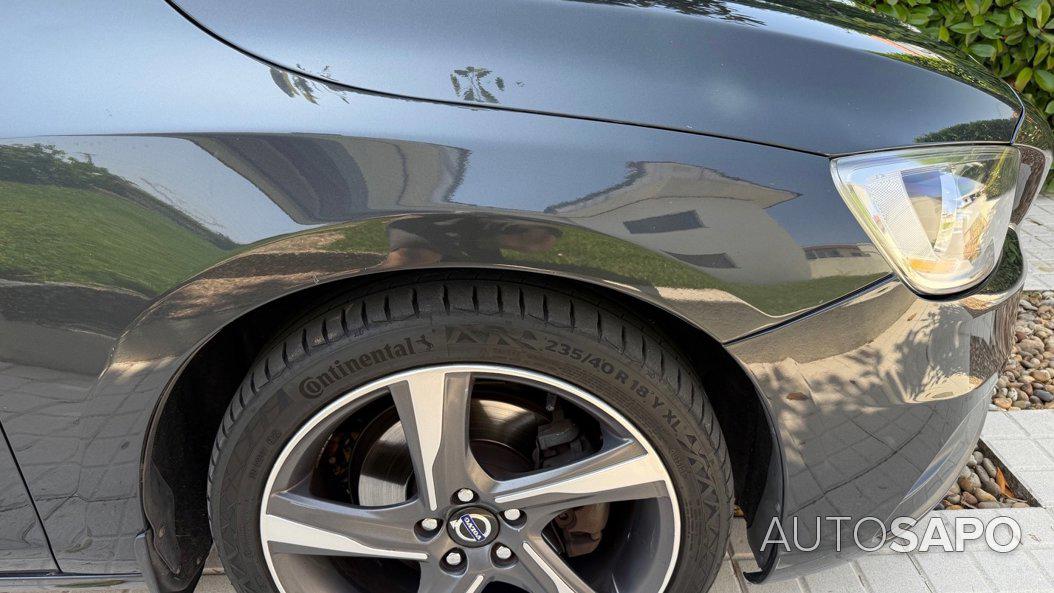 Volvo V60 2.0 D4 R-Design de 2014