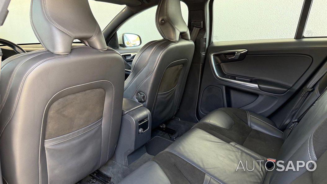 Volvo V60 2.0 D4 R-Design de 2014