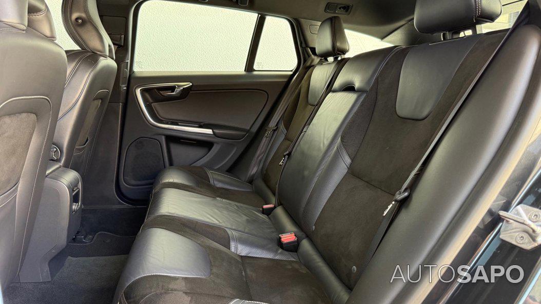 Volvo V60 2.0 D4 R-Design de 2014