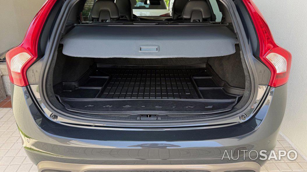 Volvo V60 2.0 D4 R-Design de 2014