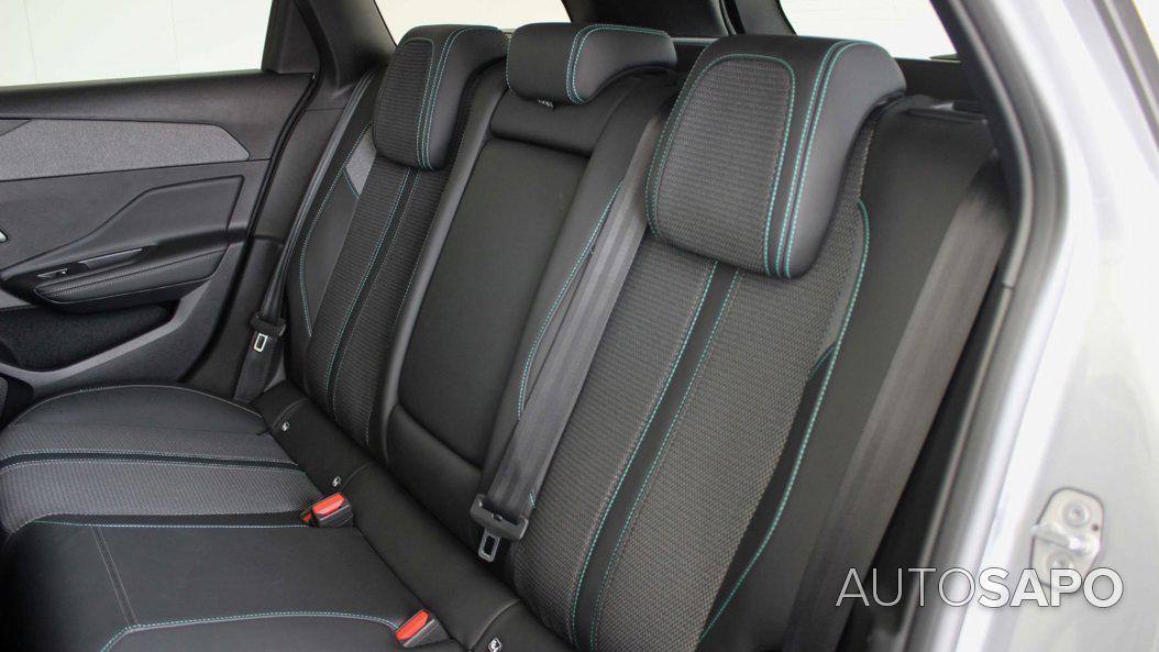 Peugeot 308 1.2 PureTech Allure Pack EAT8 de 2024