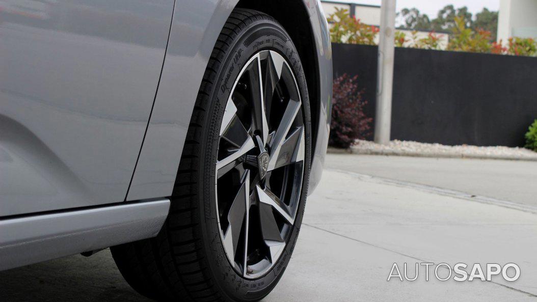 Peugeot 308 1.2 PureTech Allure Pack EAT8 de 2024