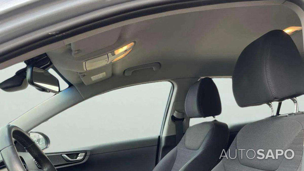 Hyundai Ioniq 1.6 GDI HEV Hybrid Tech de 2017