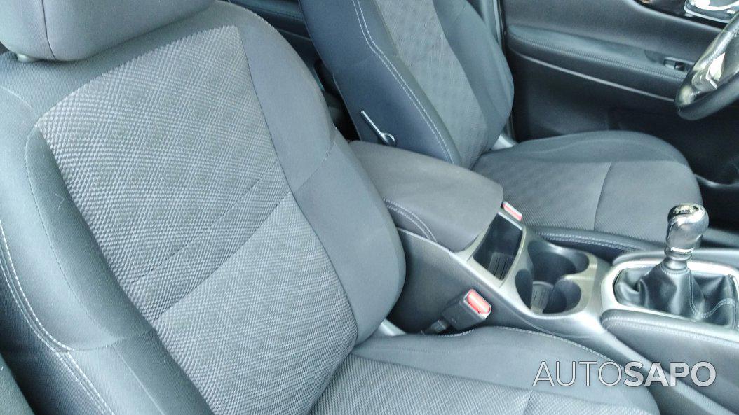 Nissan Qashqai 1.5 dCi Acenta C/Barras de Tejadilho de 2017