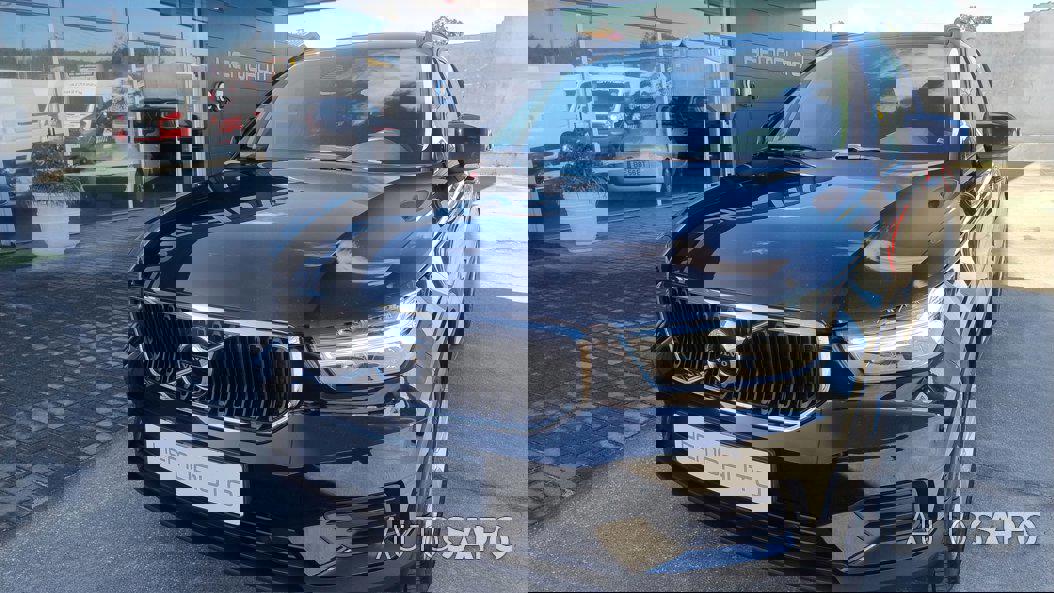 Volvo XC40 1.5 T2 Momentum de 2021