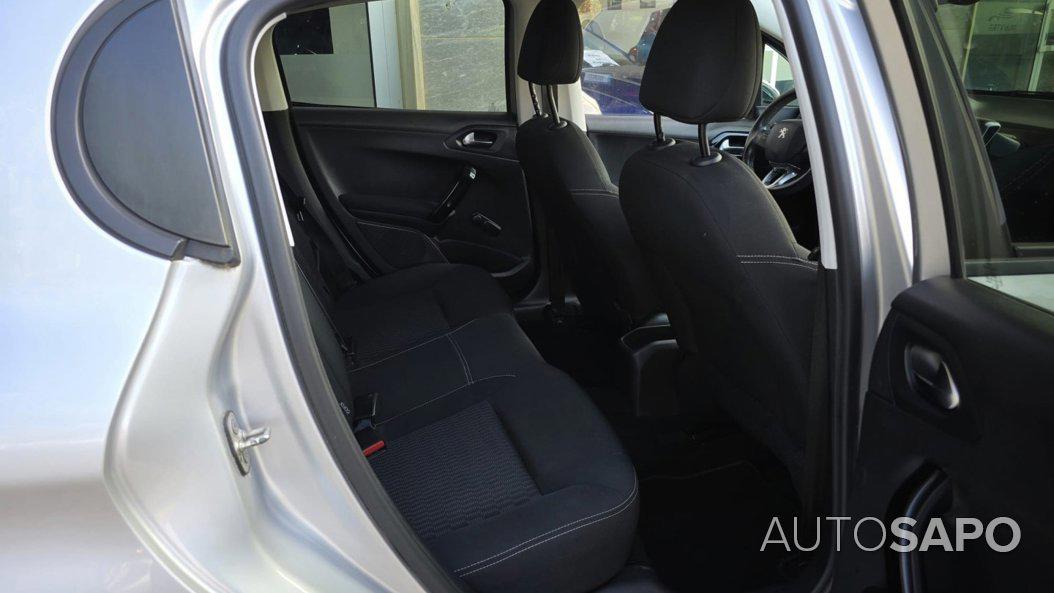 Peugeot 208 1.2 PureTech Style de 2017