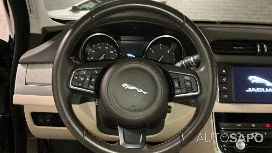 Jaguar XF 2.0 D Prestige Aut. de 2015