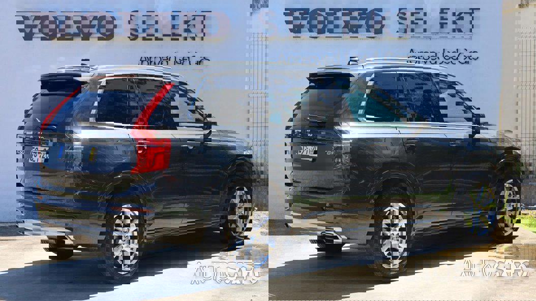 Volvo XC90 2.0 T8 PHEV Momentum Plus AWD de 2020