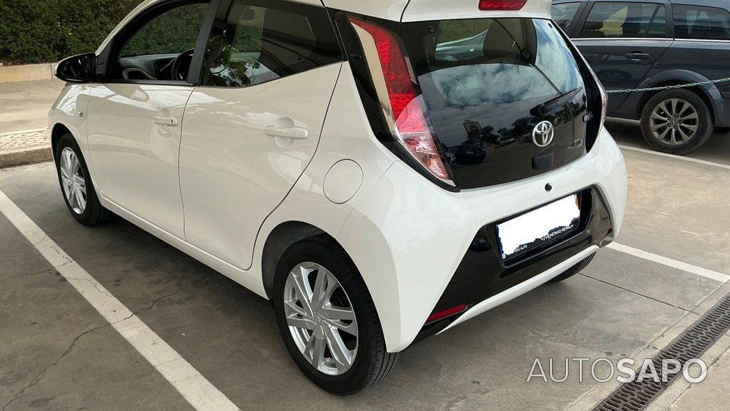 Toyota Aygo 1.0 X-Play+X-Touch de 2016