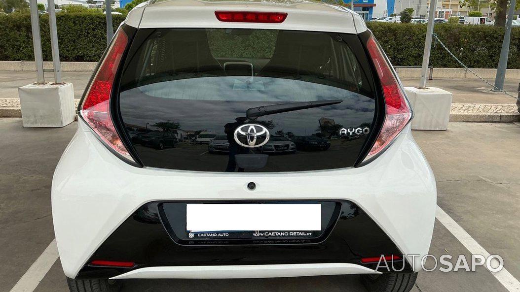 Toyota Aygo 1.0 X-Play+X-Touch de 2016