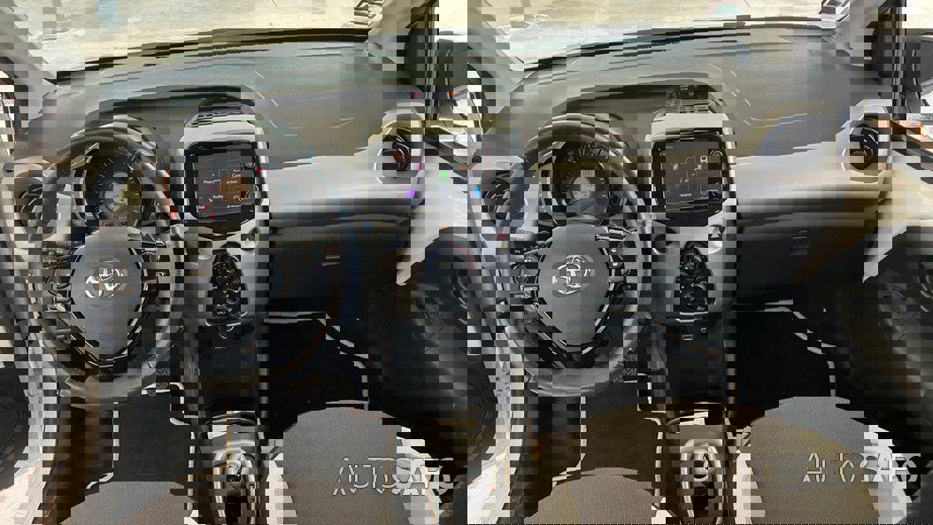 Toyota Aygo 1.0 X-Play+X-Touch de 2016
