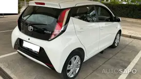 Toyota Aygo 1.0 X-Play+X-Touch de 2016