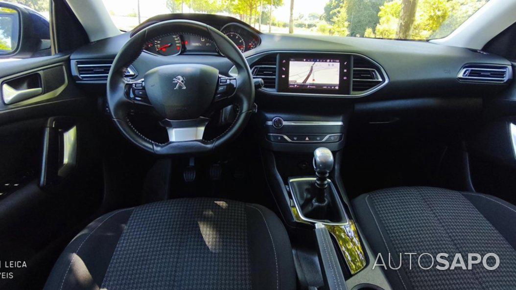 Peugeot 308 1.2 PureTech Allure de 2018