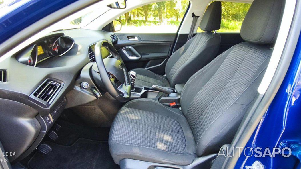 Peugeot 308 1.2 PureTech Allure de 2018