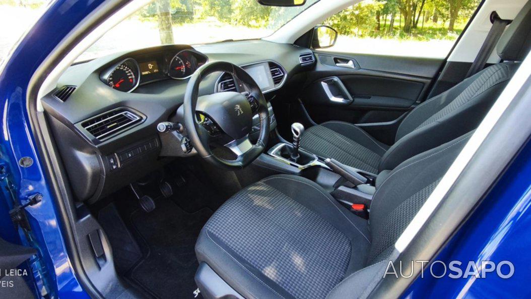 Peugeot 308 1.2 PureTech Allure de 2018