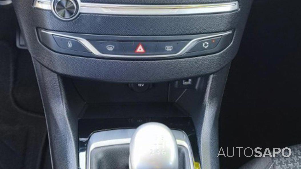 Peugeot 308 1.2 PureTech Allure de 2018