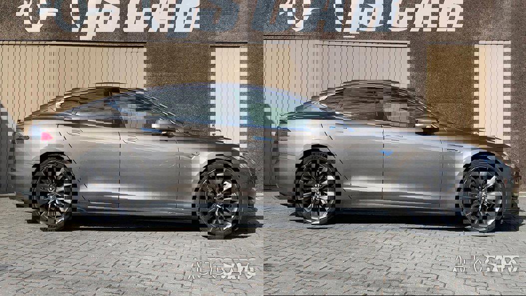 Tesla Model S 70D de 2015