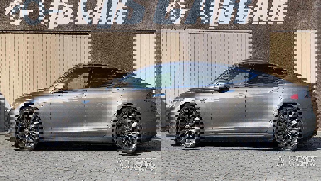 Tesla Model S 70D de 2015
