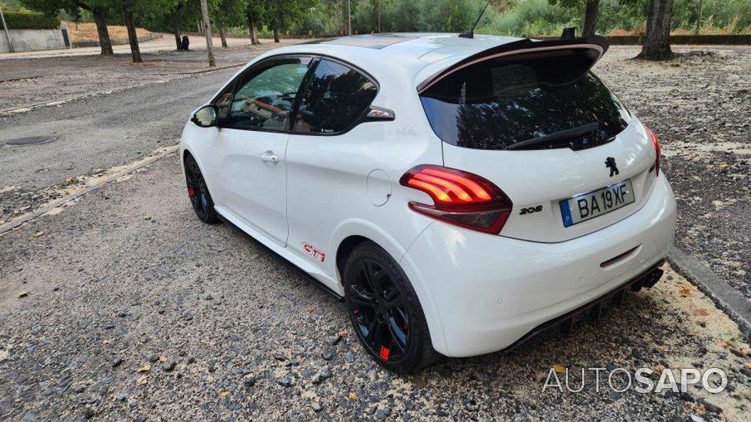 Peugeot 208 de 2014