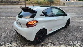 Peugeot 208 de 2014