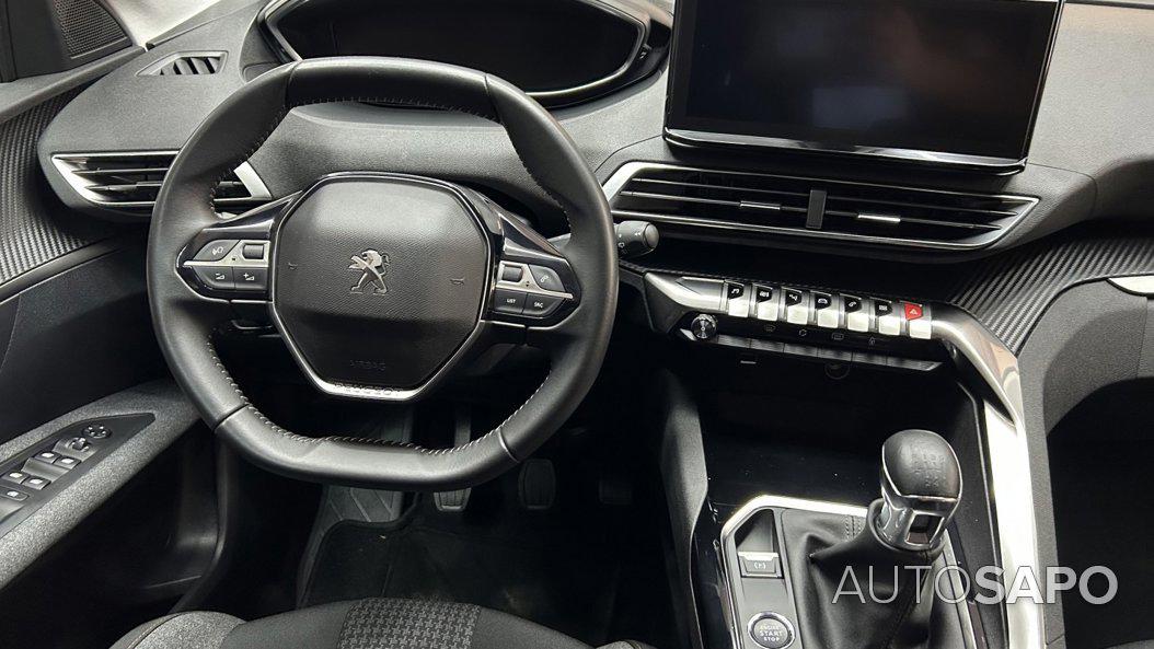 Peugeot 3008 1.2 PureTech Active de 2021