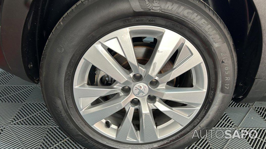 Peugeot 3008 1.2 PureTech Active de 2021