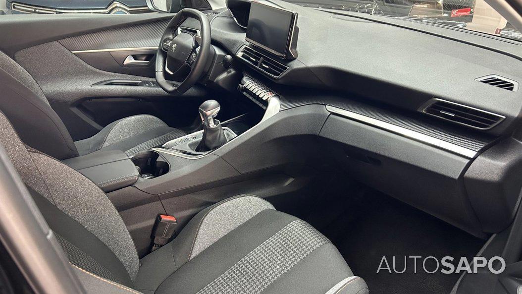 Peugeot 3008 1.2 PureTech Active de 2021