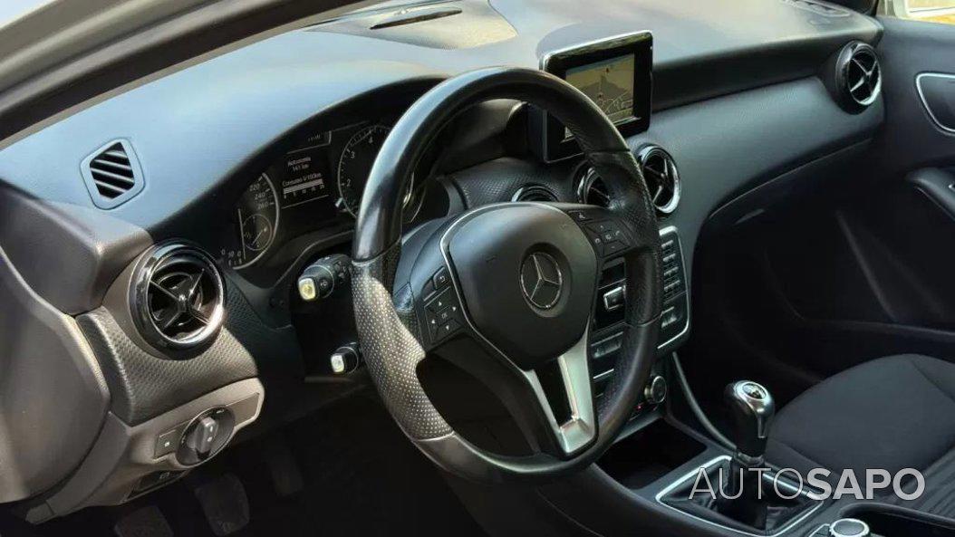 Mercedes-Benz Classe A 160 CDi BlueEfficiency Urban de 2014